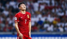 足球名记微博爆料最新,足球界最新动态，揭秘神秘转会传闻